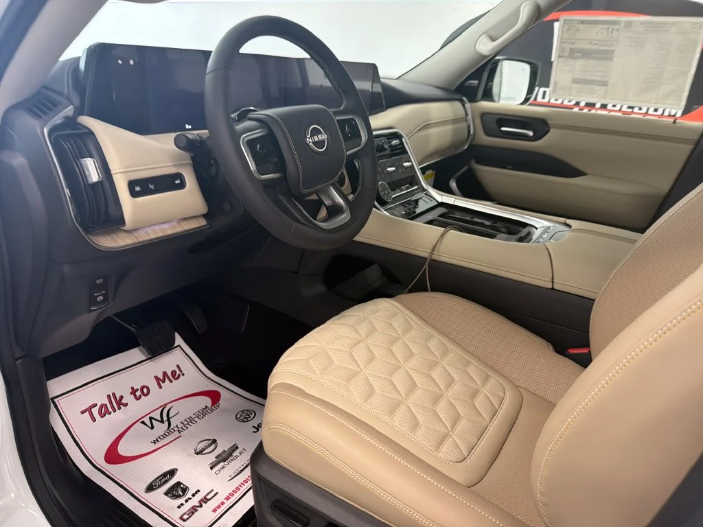 New 2026 Everest White TriCoat / Super Black Two-tone Nissan Platinum Reserve image 12