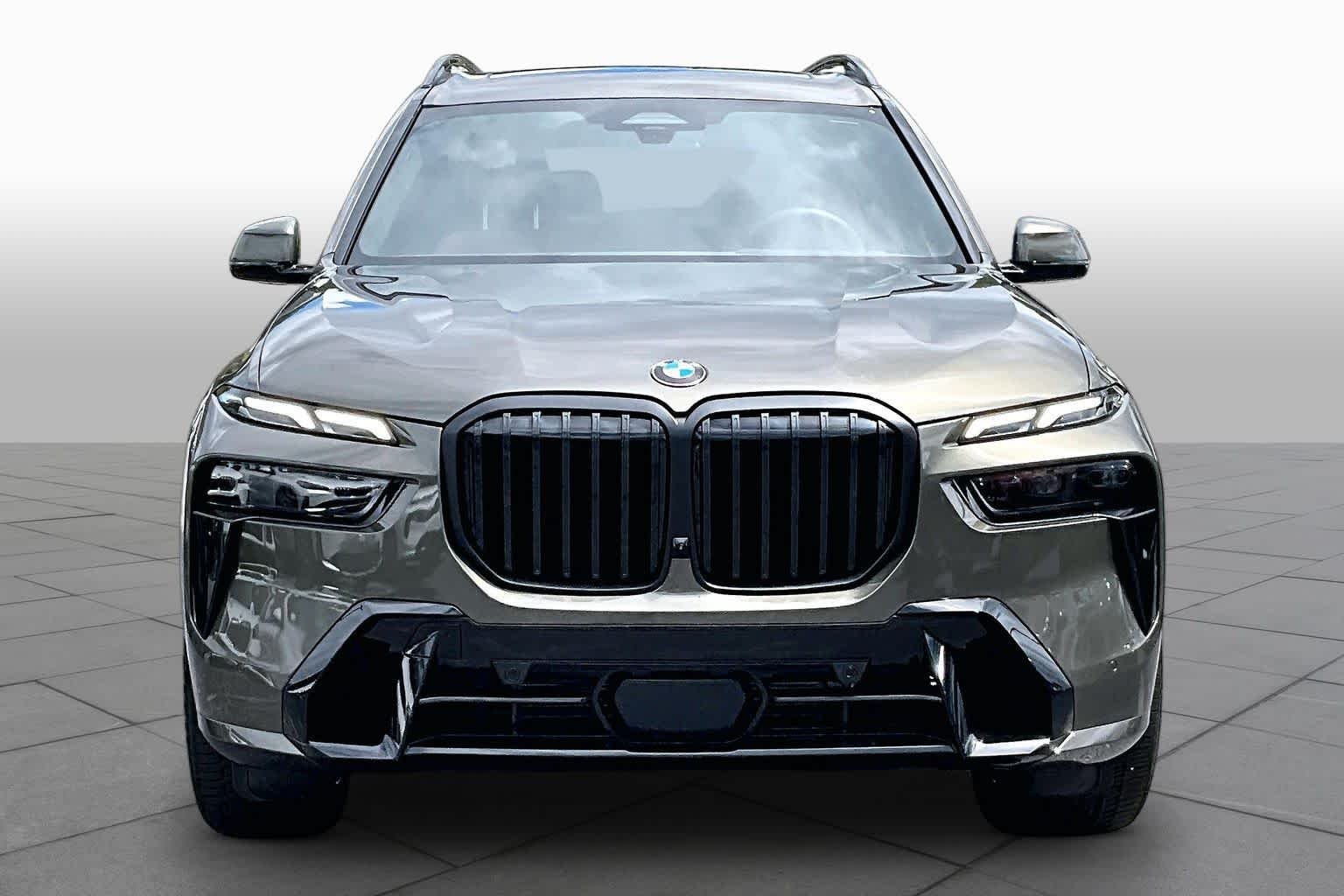 Certified Used 2025 Manhattan Green Metallic BMW xDrive40i image 4
