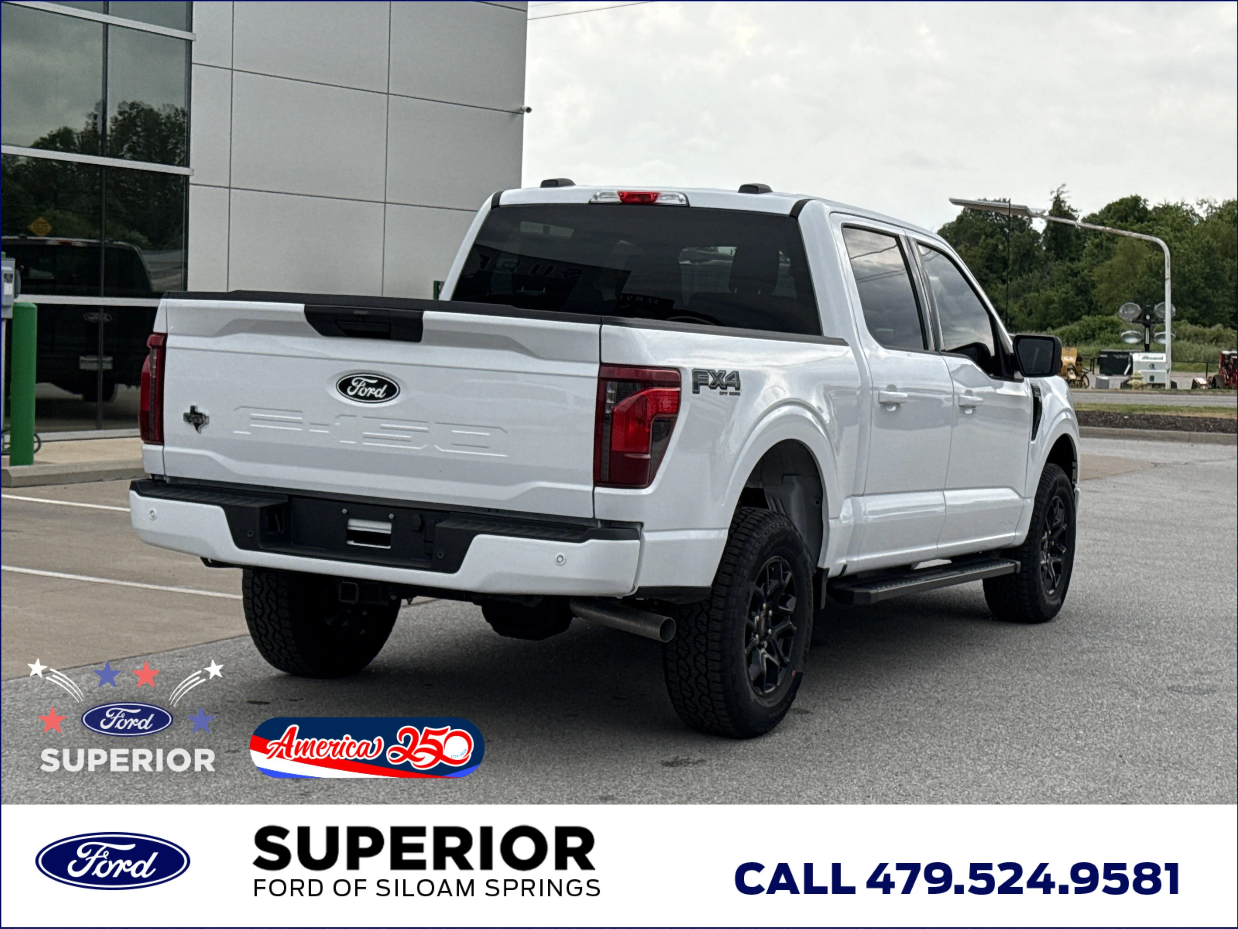 New 2026 Oxford White Ford XLT 4WD image 3
