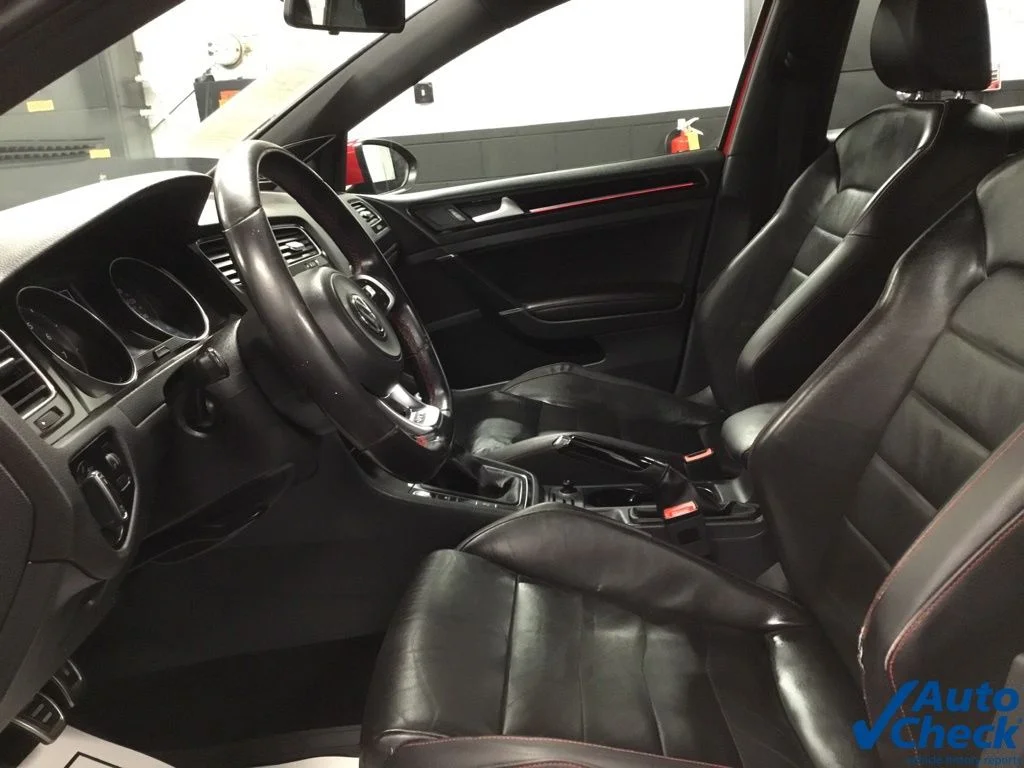 Used 2015 Red Volkswagen 2.0T SE image 23