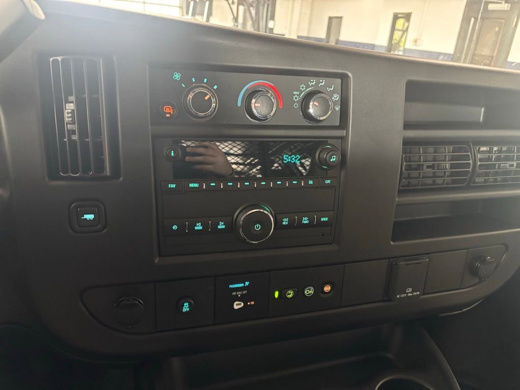 2025 Chevrolet Express Cargo Work Van - Photo 33