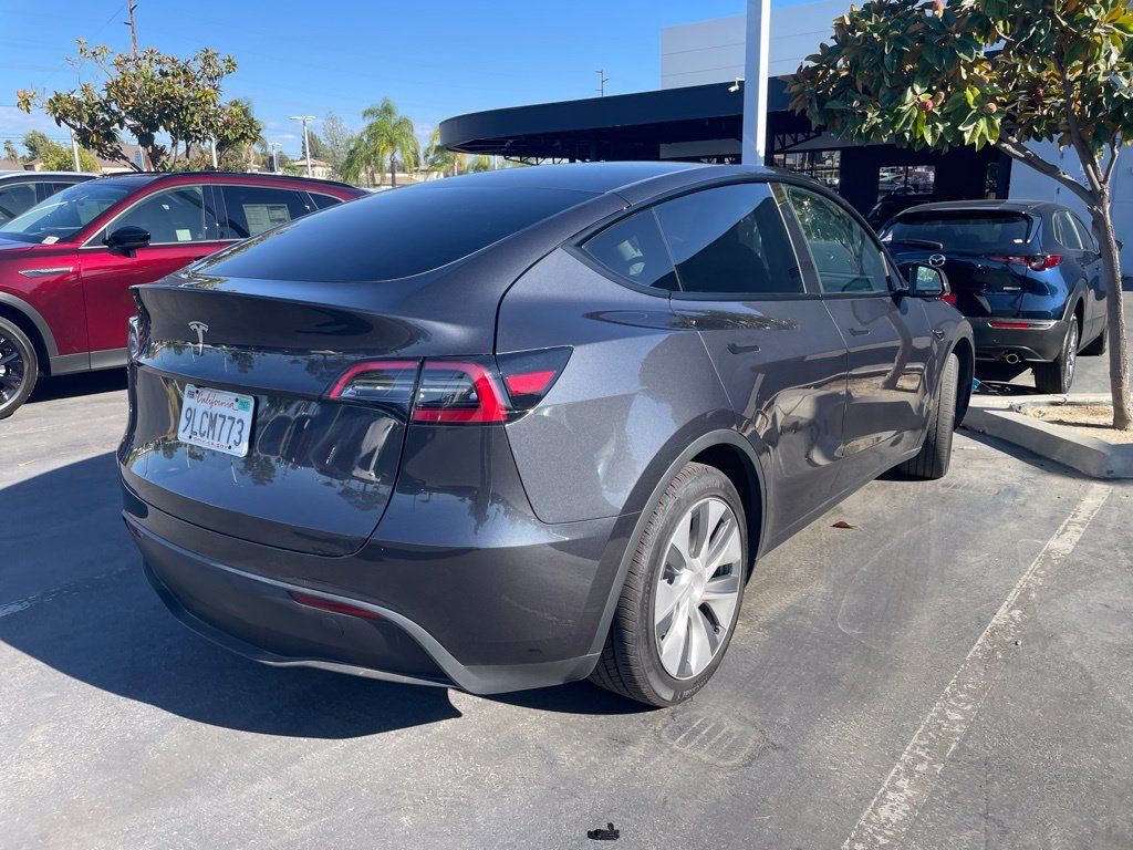 Used 2024  Tesla  image 7