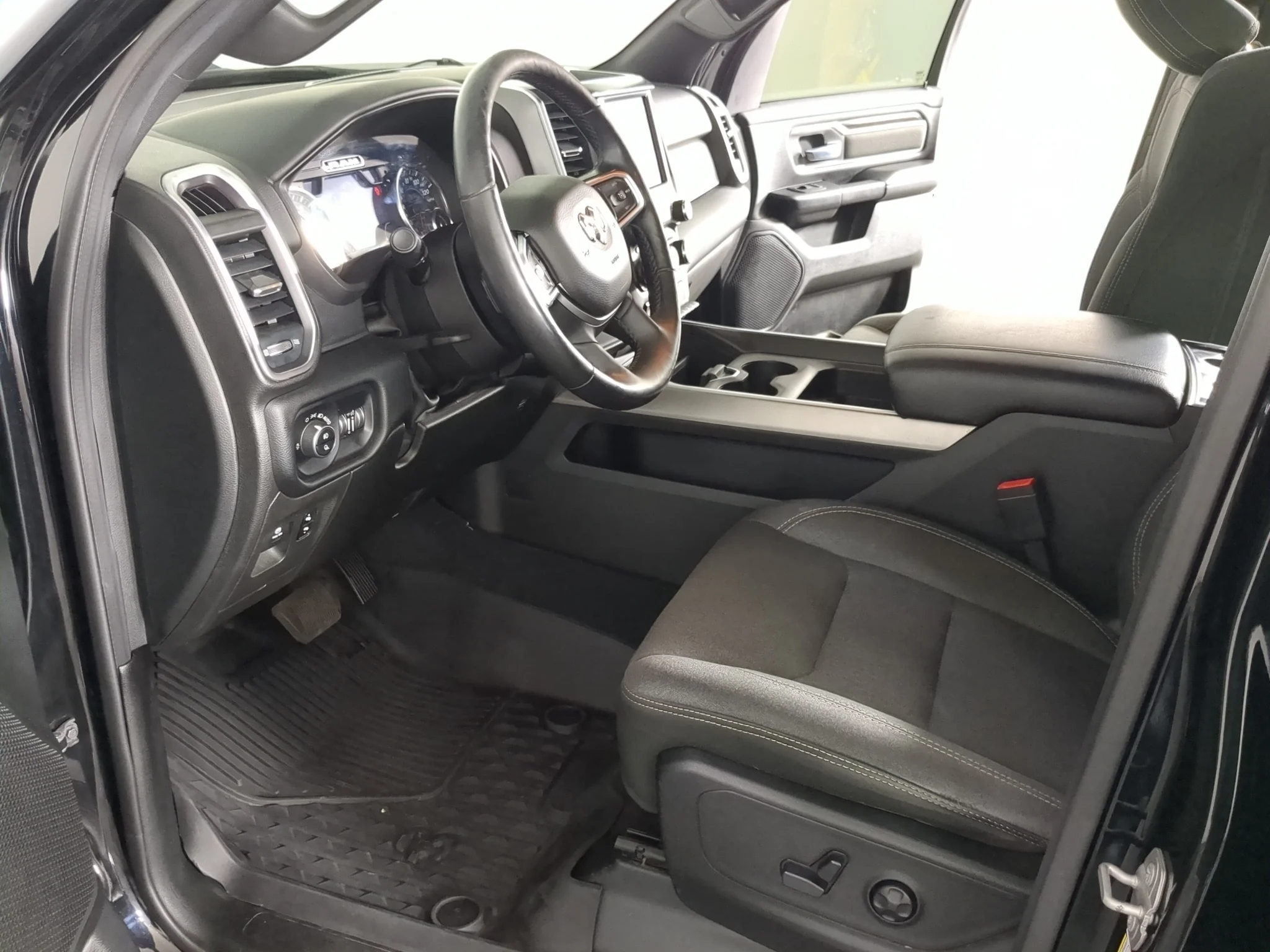 Used 2019 Black Ram Big Horn/Lone Star image 11