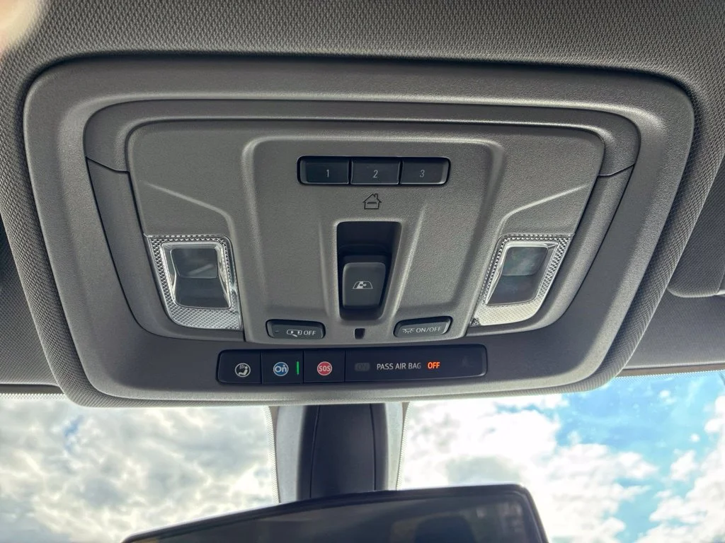 Used 2019 BLACK Chevrolet RST image 20