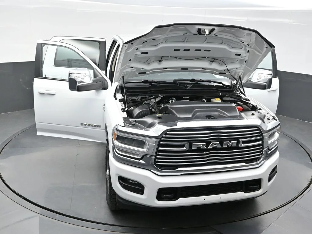 Used 2023 White Ram Laramie image 38