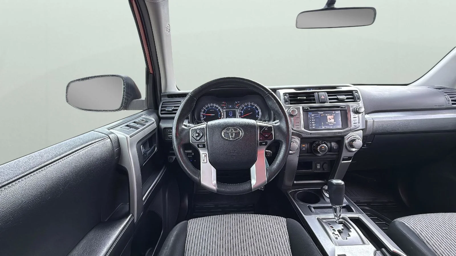 Used 2016 Red Toyota SR5 image 13