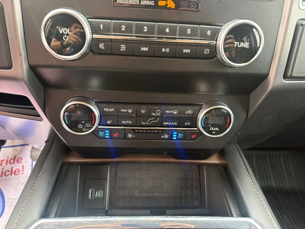 Used 2020 Black Ford Platinum image 34