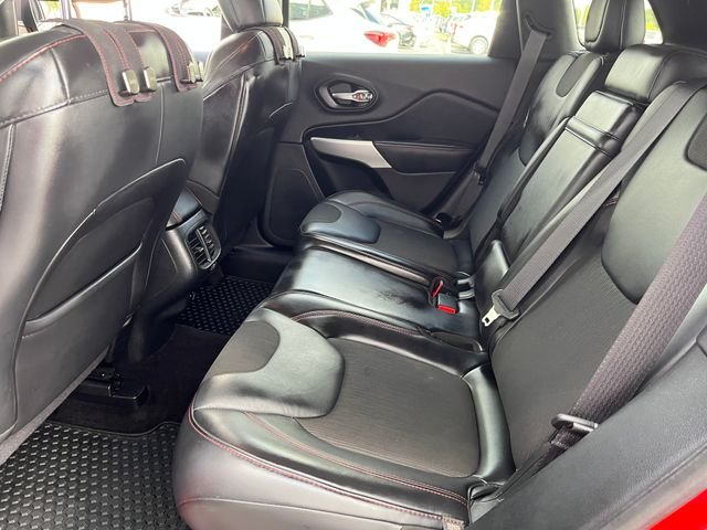 Used 2017 Red Jeep Trailhawk image 14