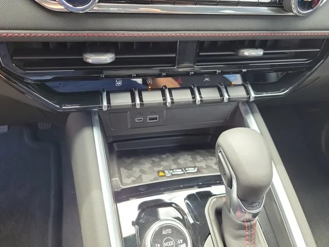 2026 Chevrolet Colorado Z71 - Photo 30