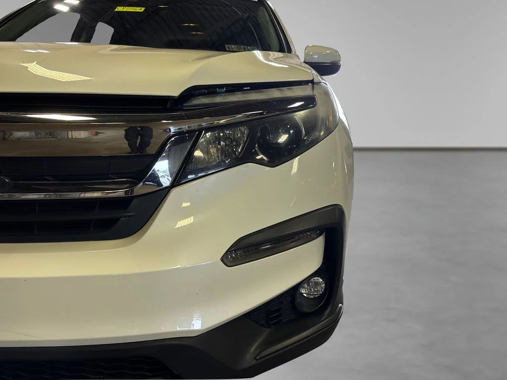 Certified Used 2019 White Diamond Pearl Honda EX image 20