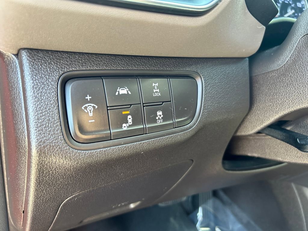 Used 2019 Orange Hyundai SE image 22
