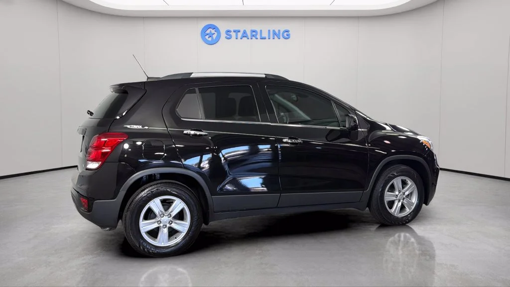 Used 2020 MOSAIC BLACK METALLIC Chevrolet LT image 10