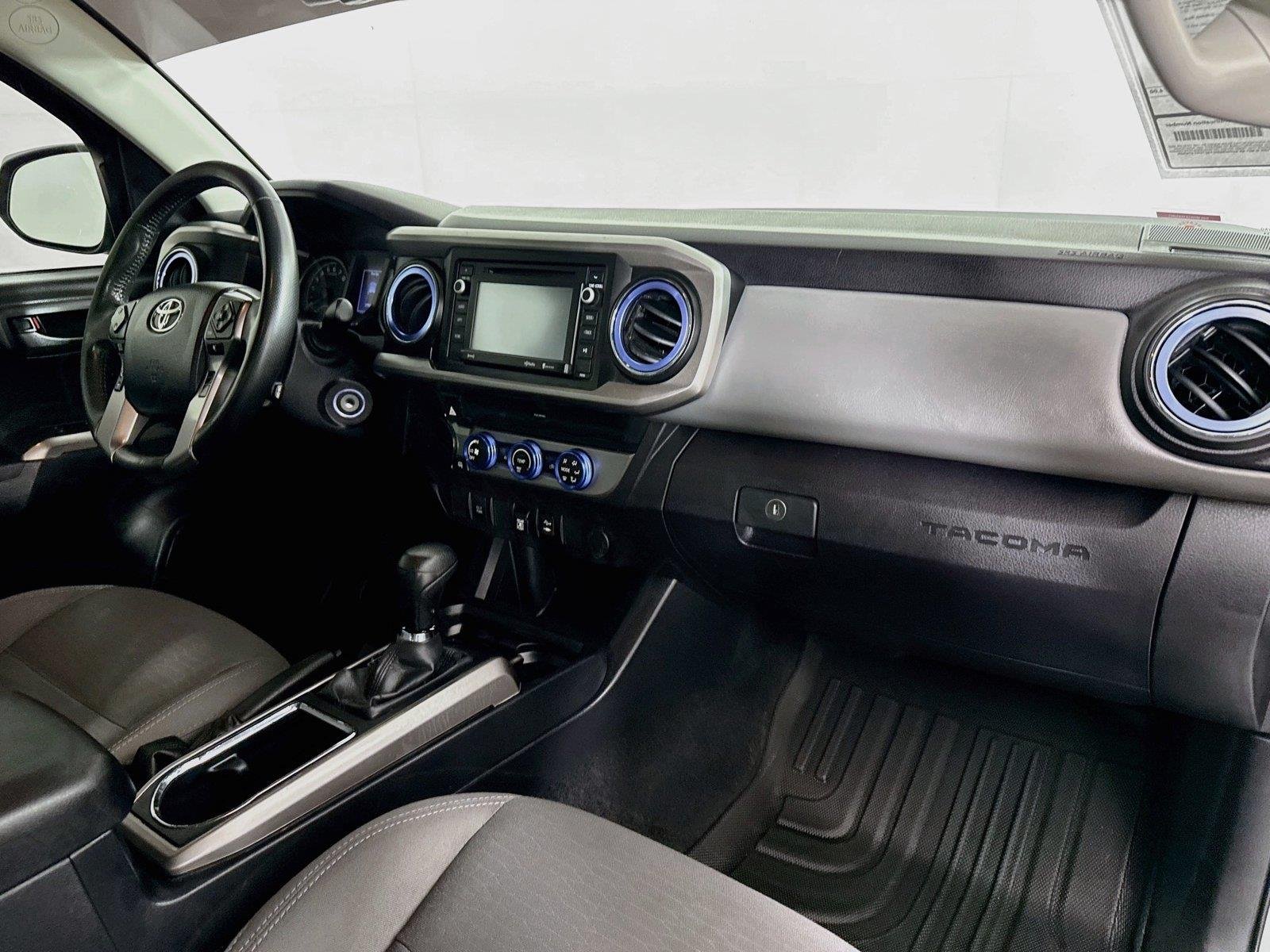 Used 2019 Cement Toyota SR5 image 38