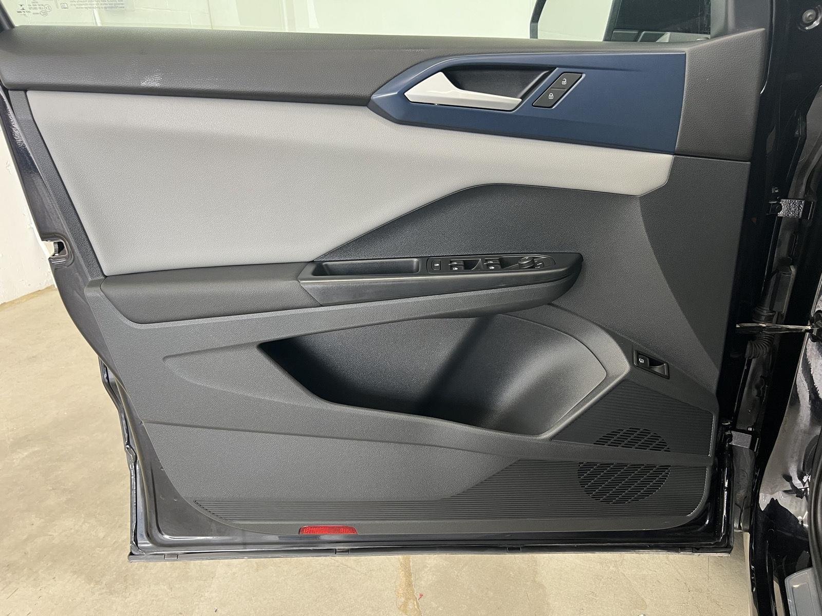 2023 Volkswagen Taos SE - Photo 11