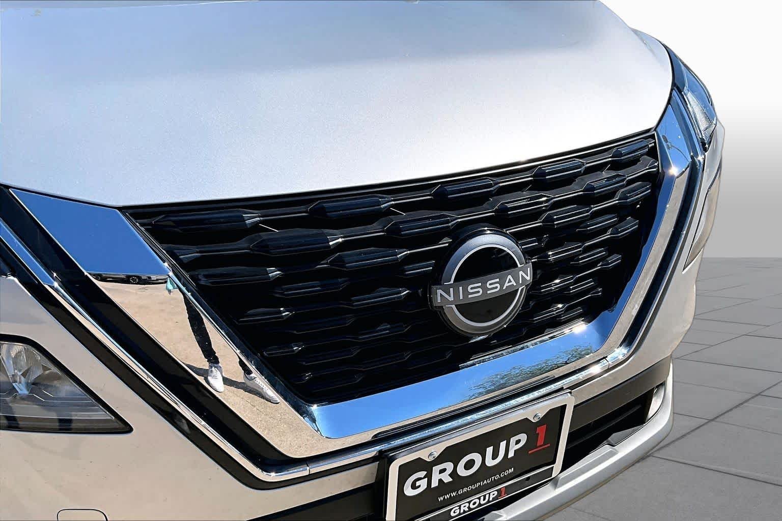 Used 2023 Brilliant Silver Metallic Nissan SV image 29