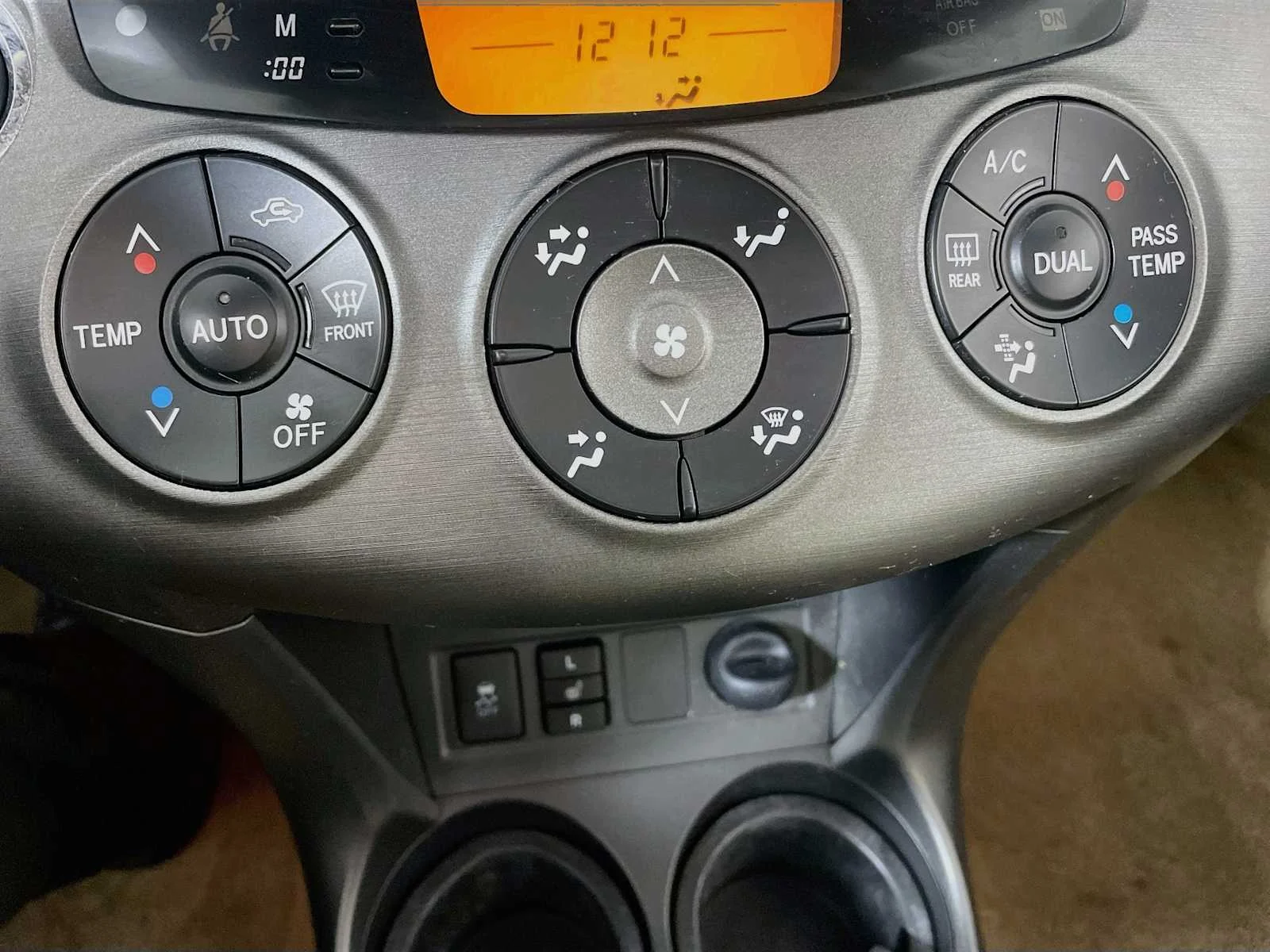 Used 2011 Barcelona Red Metallic Toyota Ltd image 12