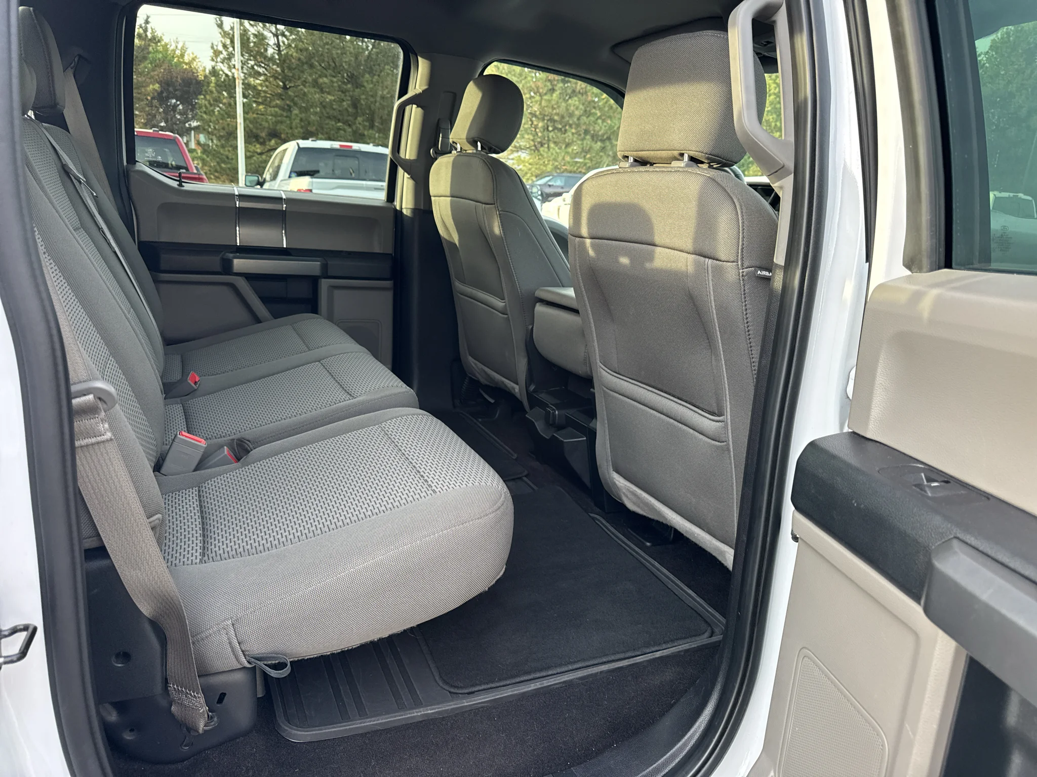 Used 2019 Oxford White Ford XLT image 13