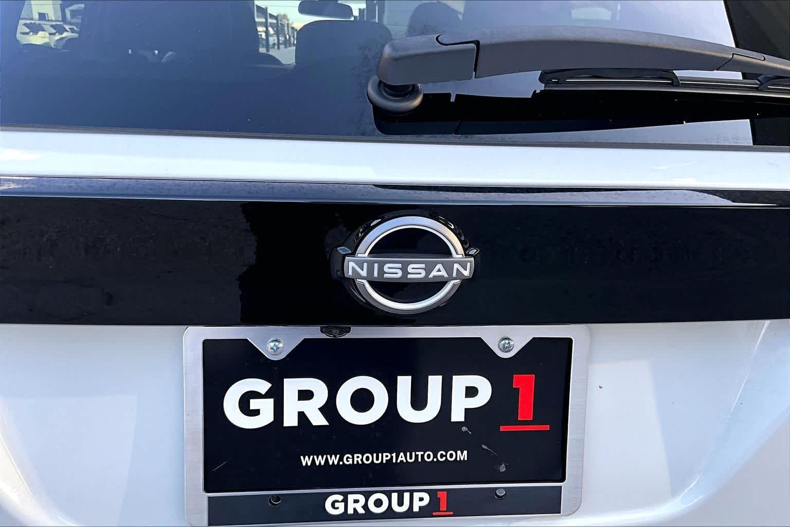 Certified Used 2025 Aspen White Tricoat Nissan SR image 30