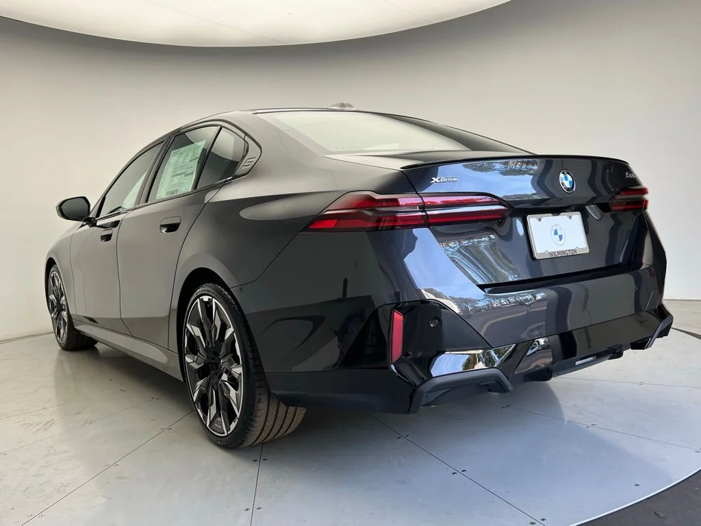 New 2026 Dark Graphite Metallic BMW 530i xDrive image 4