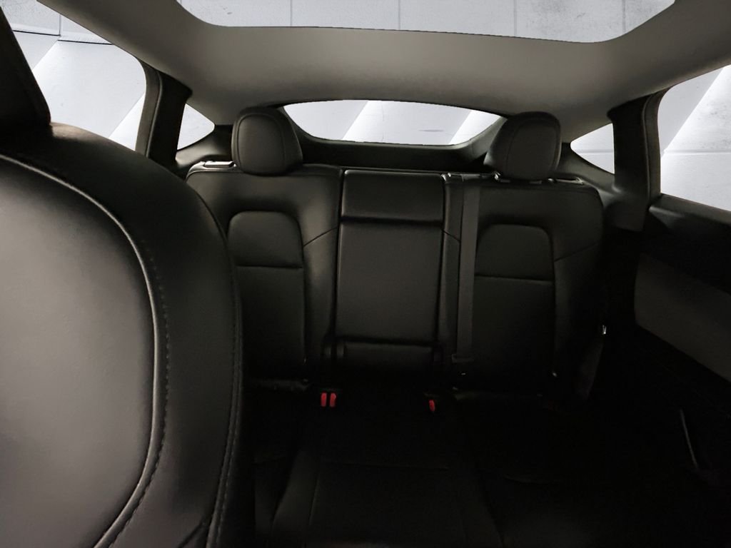 Used 2025  Tesla Long Range image 18