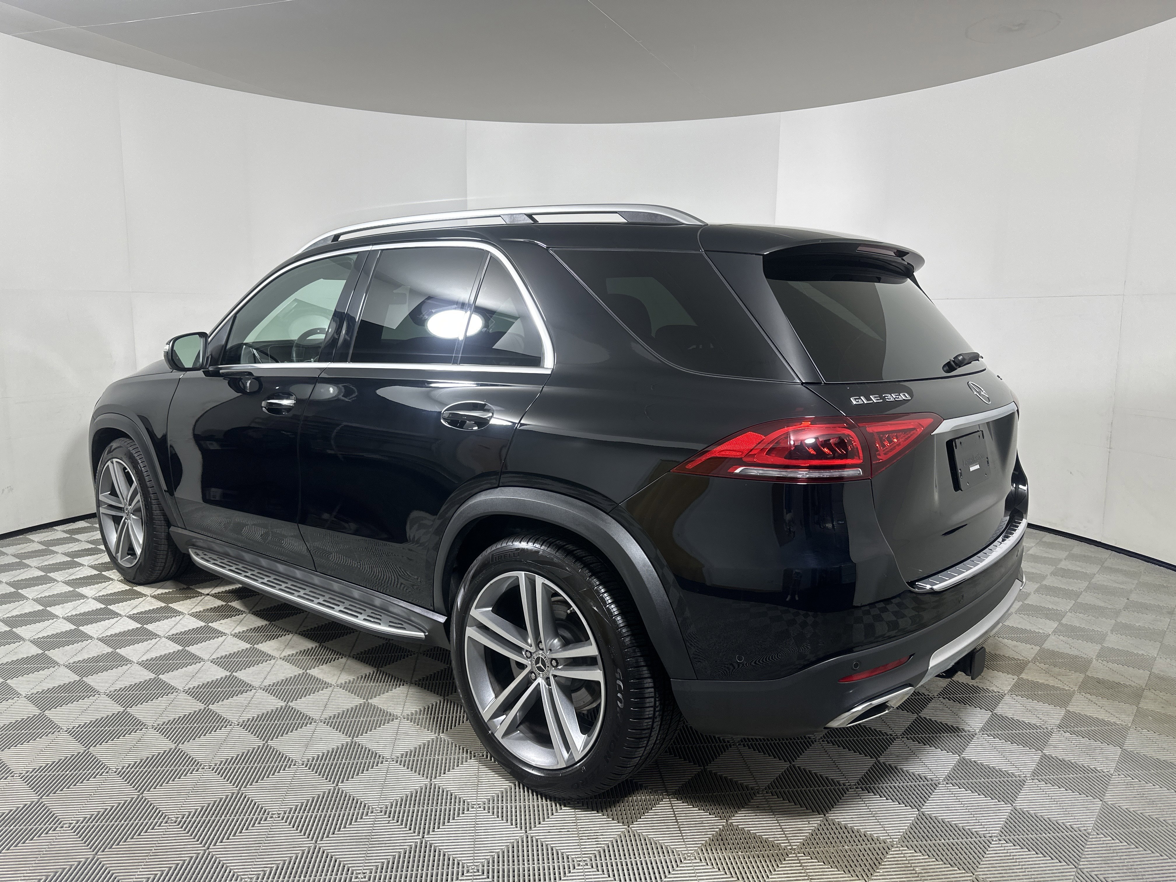 Certified Used 2022 Black Mercedes-Benz GLE 350 image 5