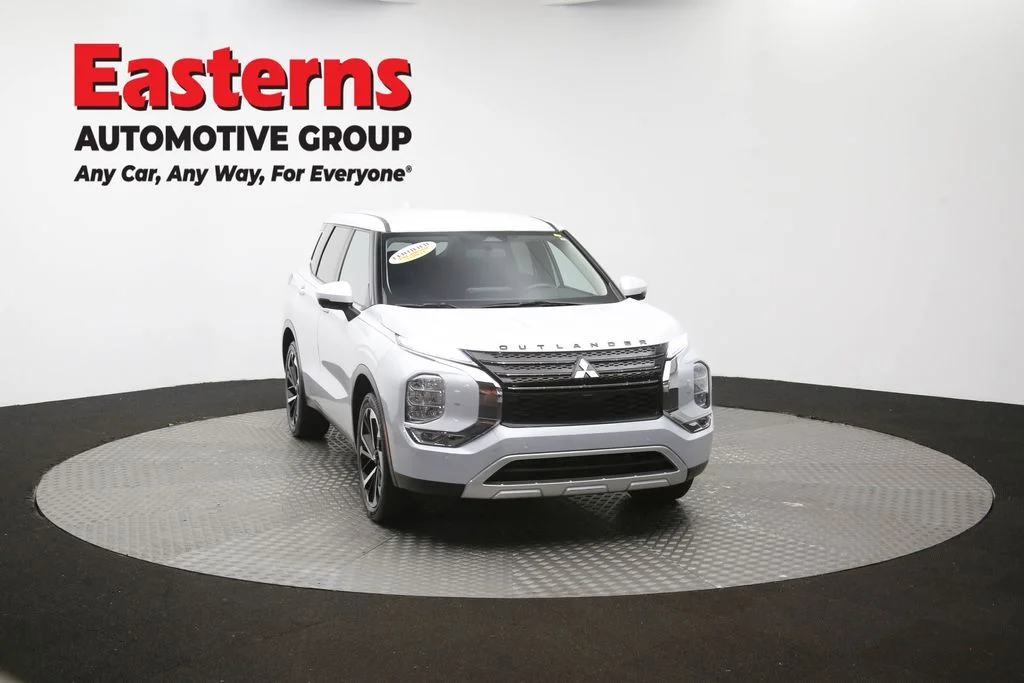 Used 2024 White Mitsubishi SE image 50