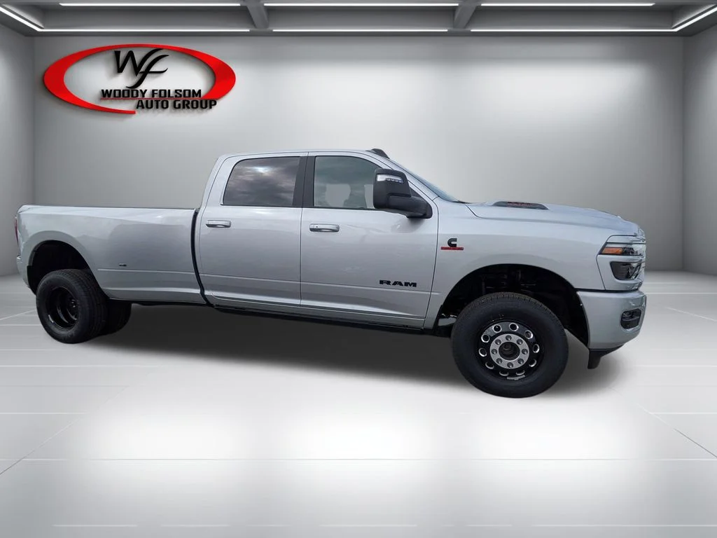 New 2026 Silver-Zynith Exterior Paint RAM Laramie image 3