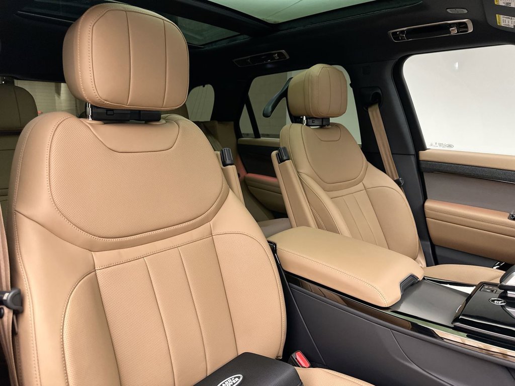 New 2027 Fuji White Land Rover SE image 6