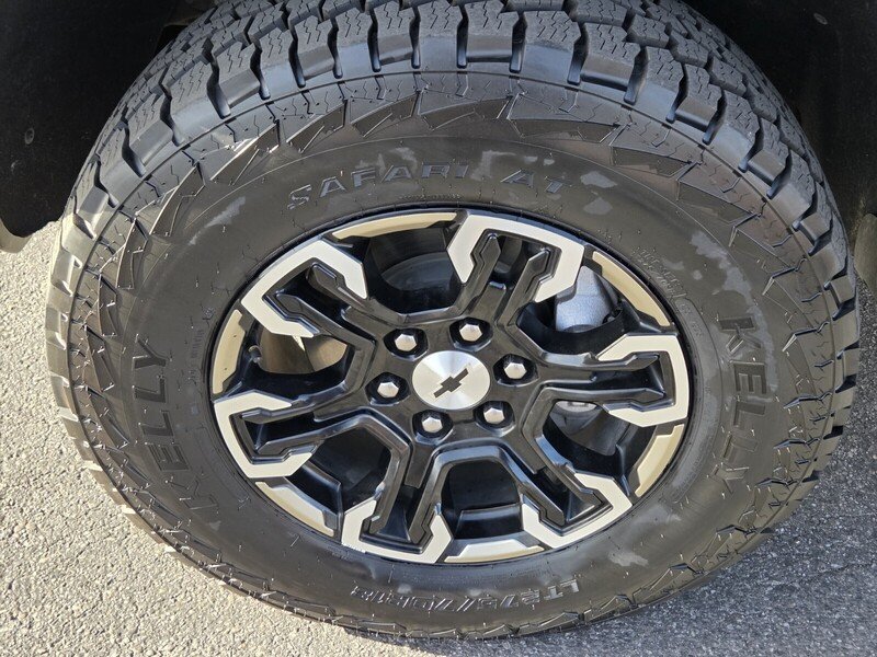 Used 2022 Gray Chevrolet ZR2 image 13