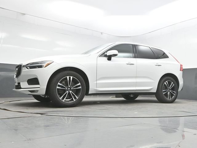 Used 2021 White Volvo T6 Momentum image 46