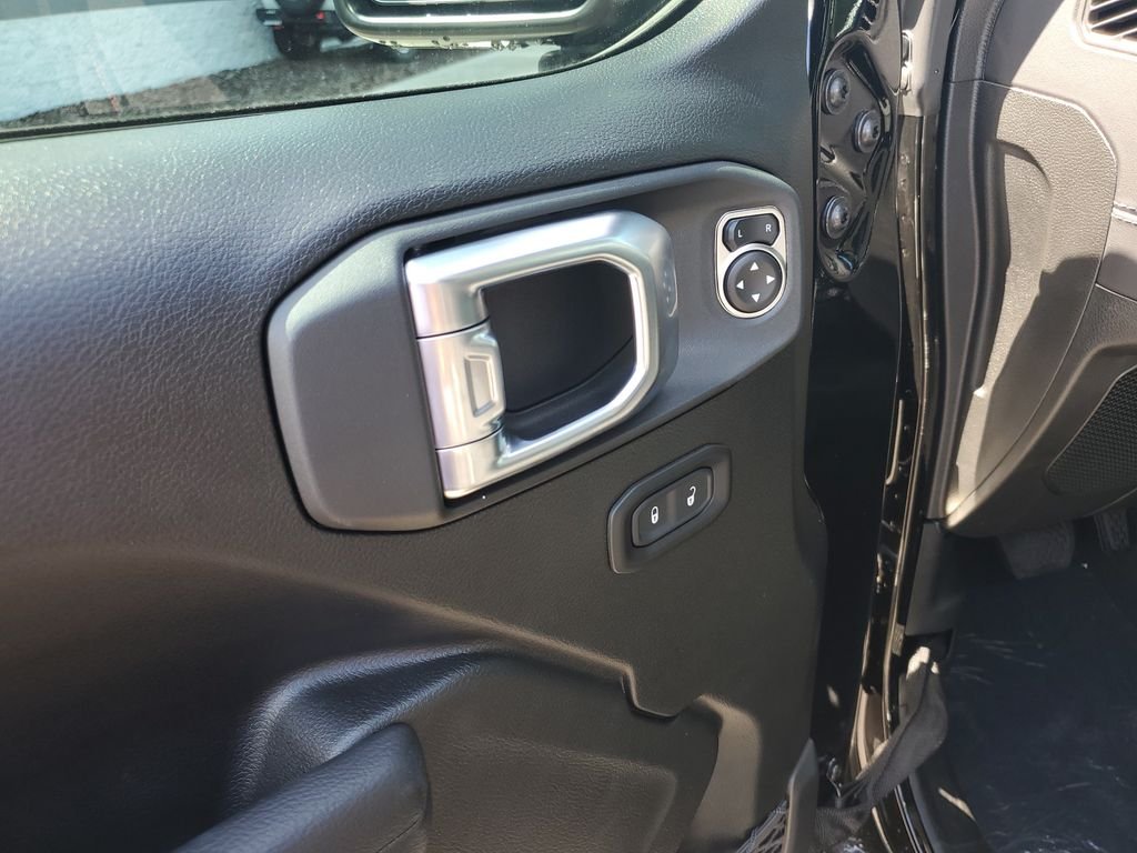 New 2026 Black Clearcoat Jeep Rubicon image 10
