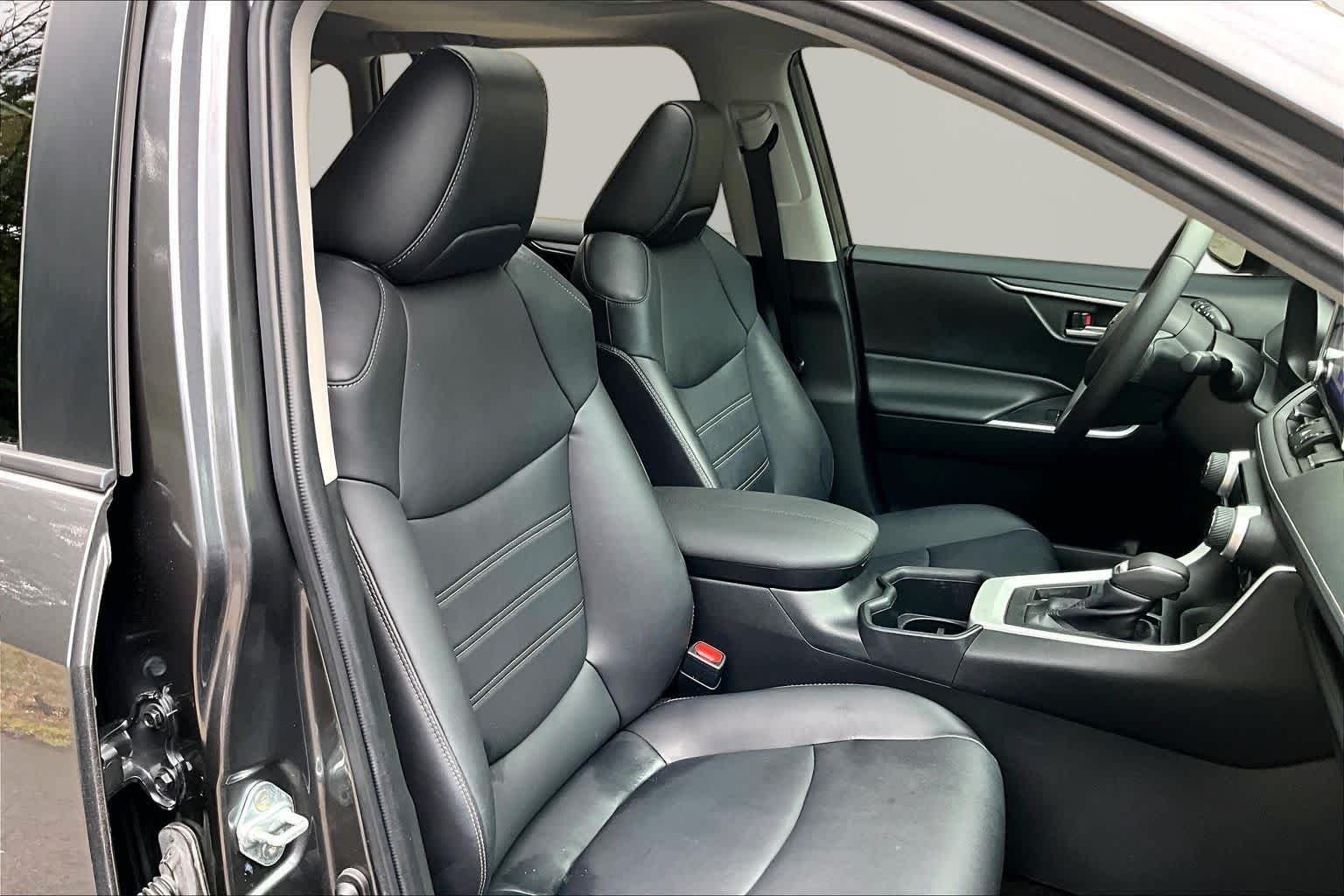 Used 2023 Magnetic Gray Metallic Toyota XLE Premium image 9
