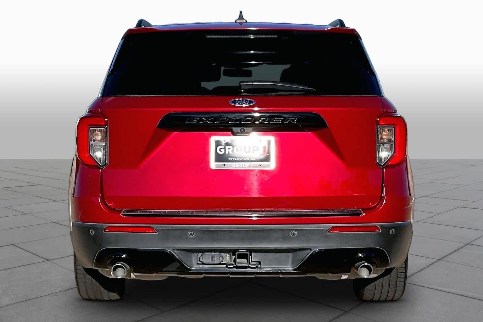Used 2023 Rapid Red Metallic Tinted Clearcoat Ford ST-Line image 5