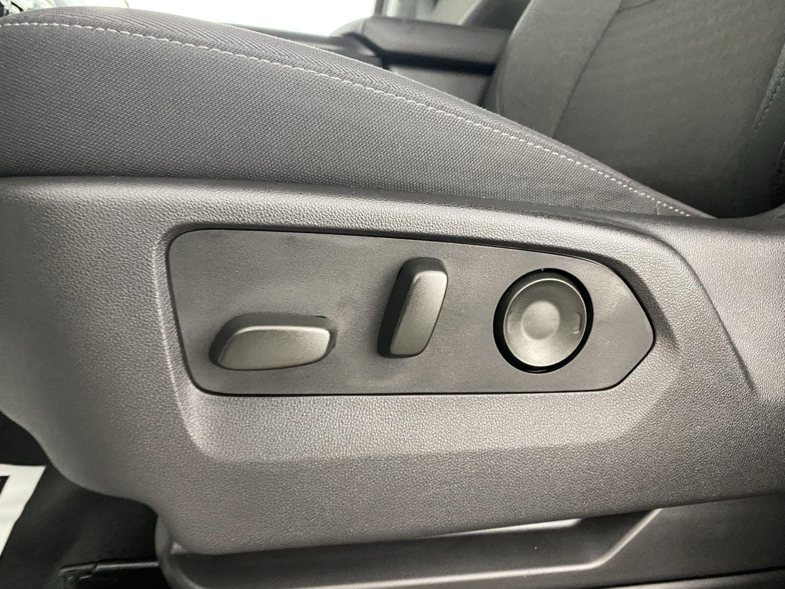 Used 2024 Summit White GMC Elevation image 14