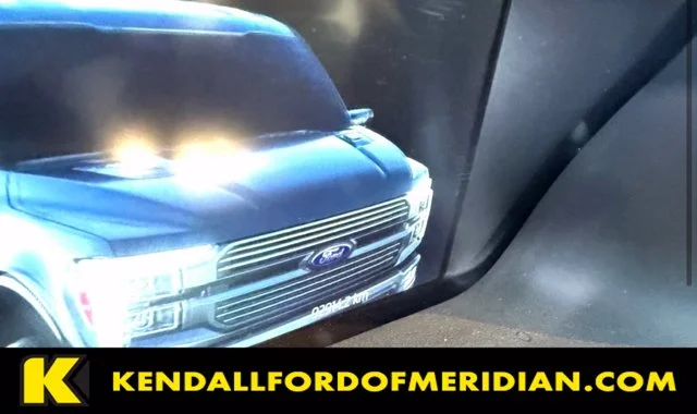 Used 2024 Avalanche Ford XLT image 1