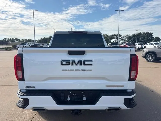 Used 2022 SUMMIT WHITE GMC Elevation image 4