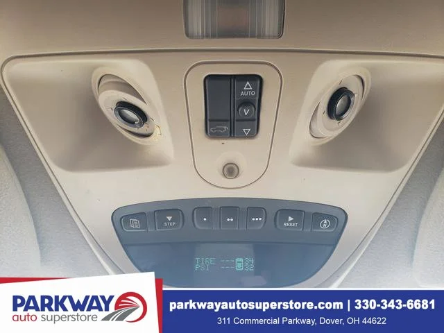 Used 2008 Red Chrysler Limited image 26