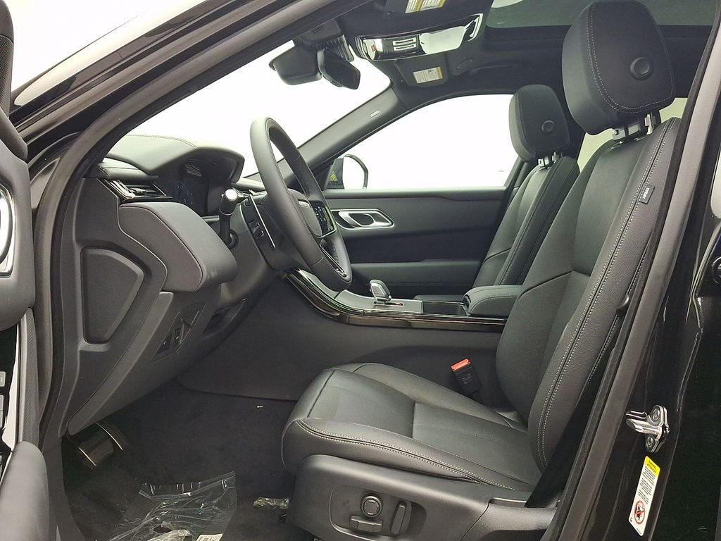 New 2026 Santorini Black Land Rover Belgravia Edition image 10