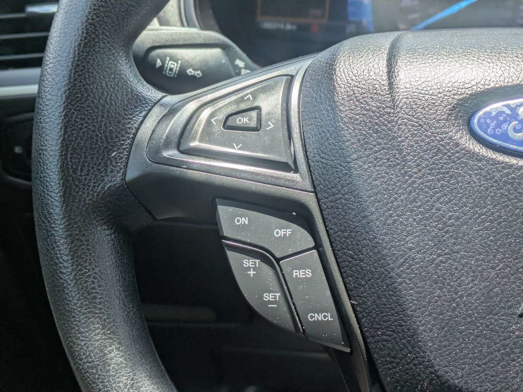 Used 2024 Red Ford SEL image 25