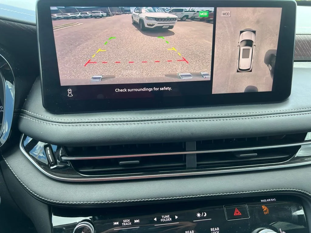 Used 2023 Blue INFINITI Sensory image 8