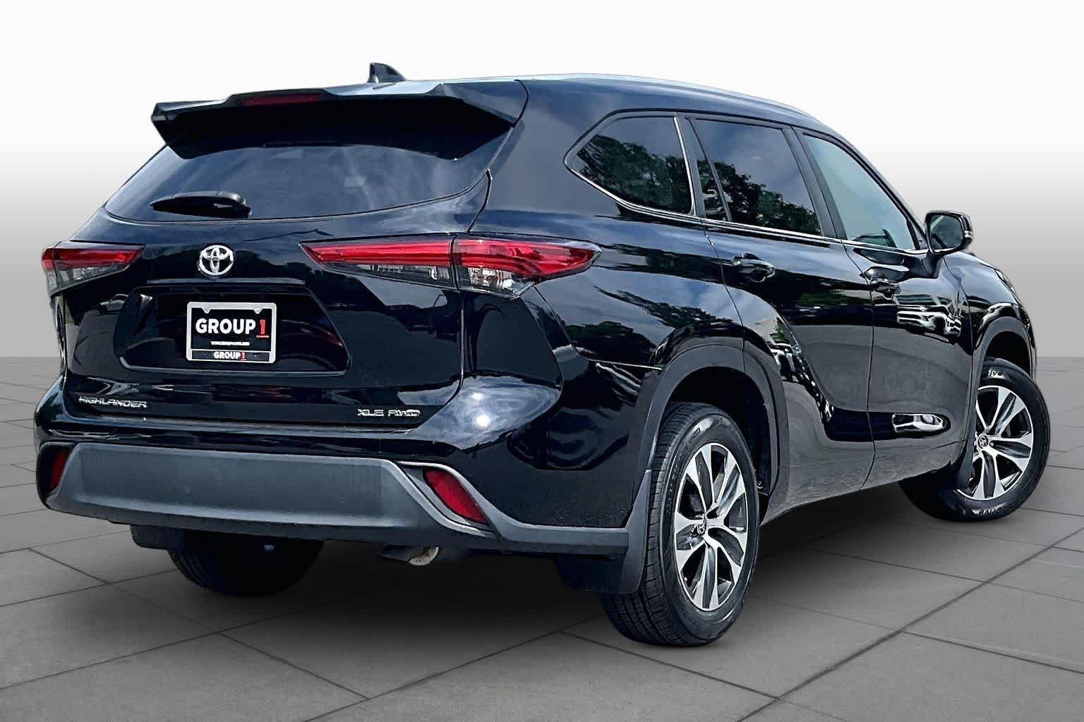 Used 2023 Midnight Black Metallic Toyota XLE image 13
