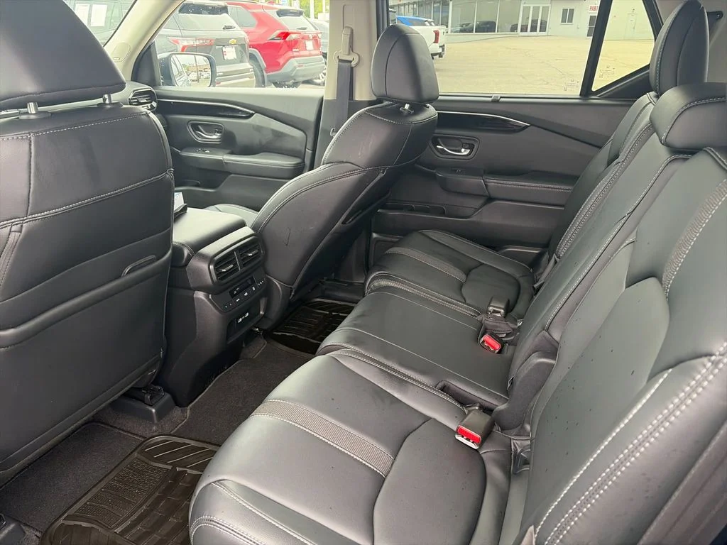 Used 2023  Honda Touring image 14