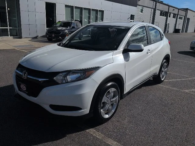 Used 2017 Gray Honda LX image 4