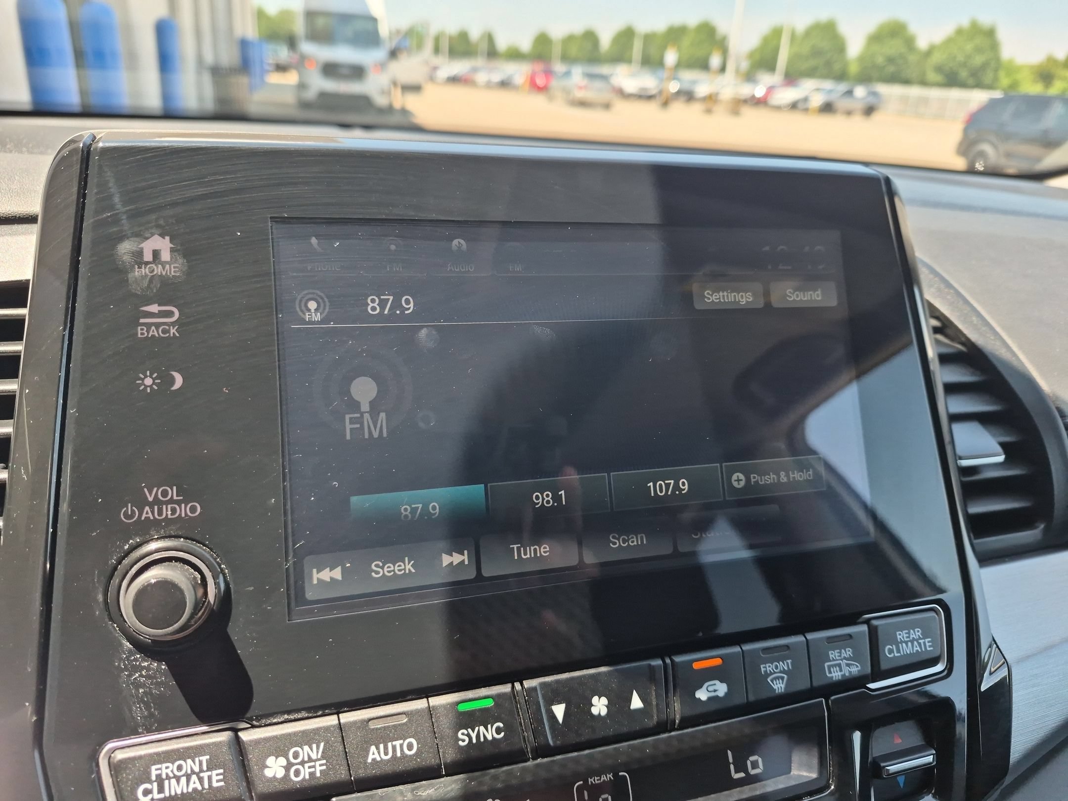 2024 Honda Odyssey EX-L - Photo 18