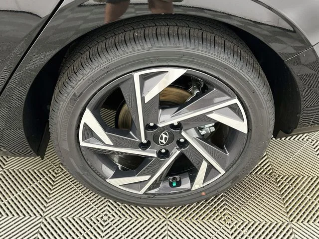 New 2026 Hyundai ELANTRA Limited