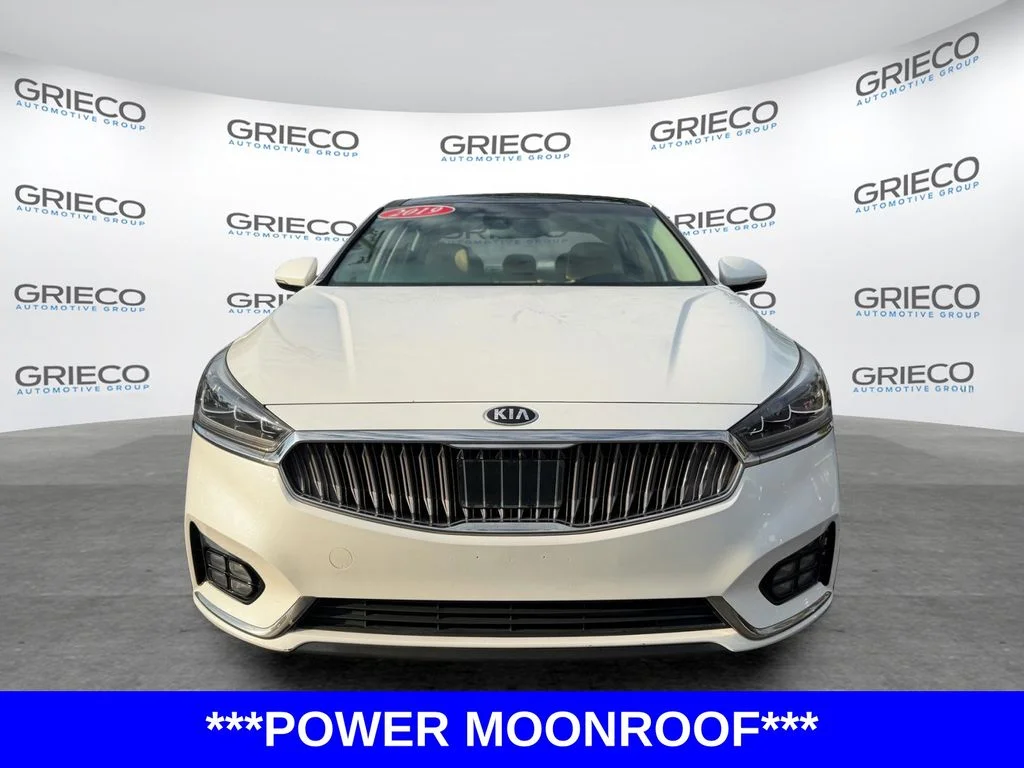 Used 2019 White Kia Technology image 2