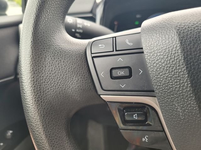 Used 2025 Silver Toyota LE image 28
