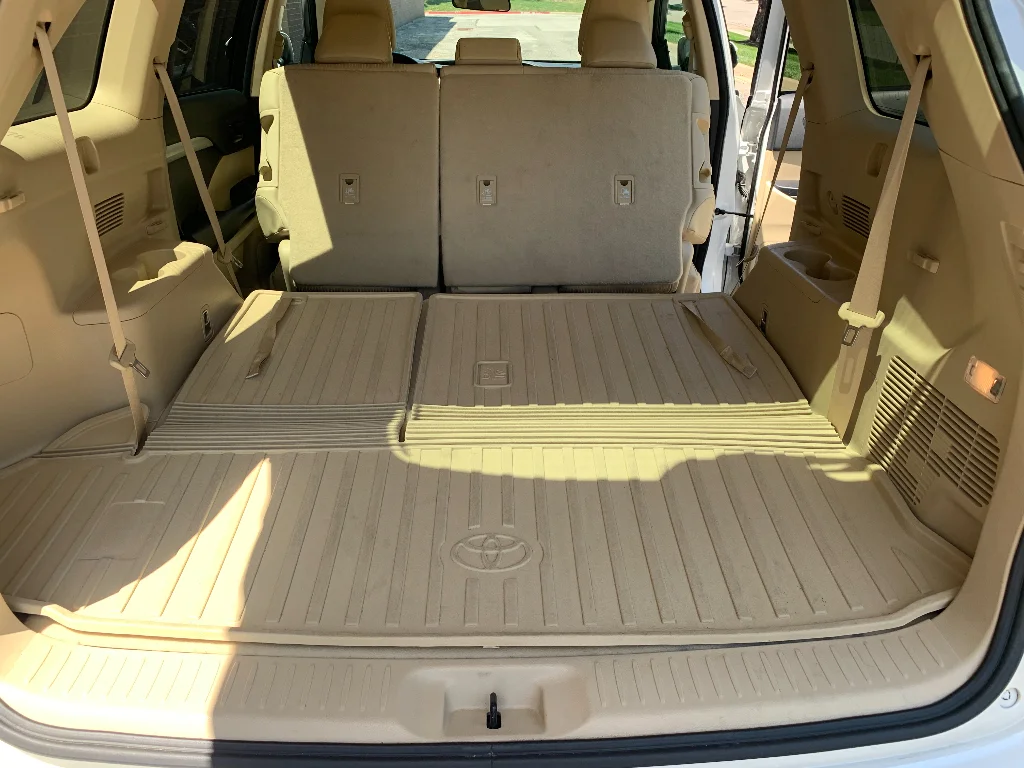 Used 2017 Blizzard Pearl Toyota LE Plus image 30