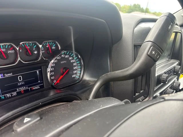 Used 2017 DEEP OCEAN BLUE METALLIC Chevrolet LT image 26