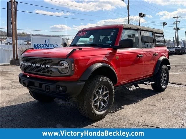 Used 2023 Red Ford Badlands image 8